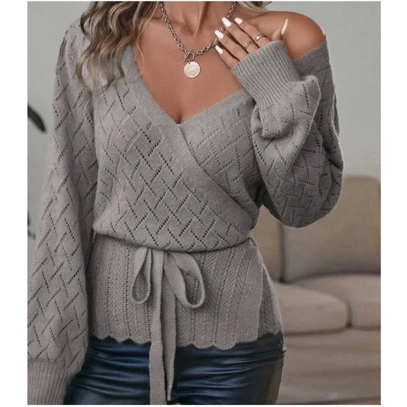 Cozy Scallop Hem Belted Sweater Top - Picture 6 of 9